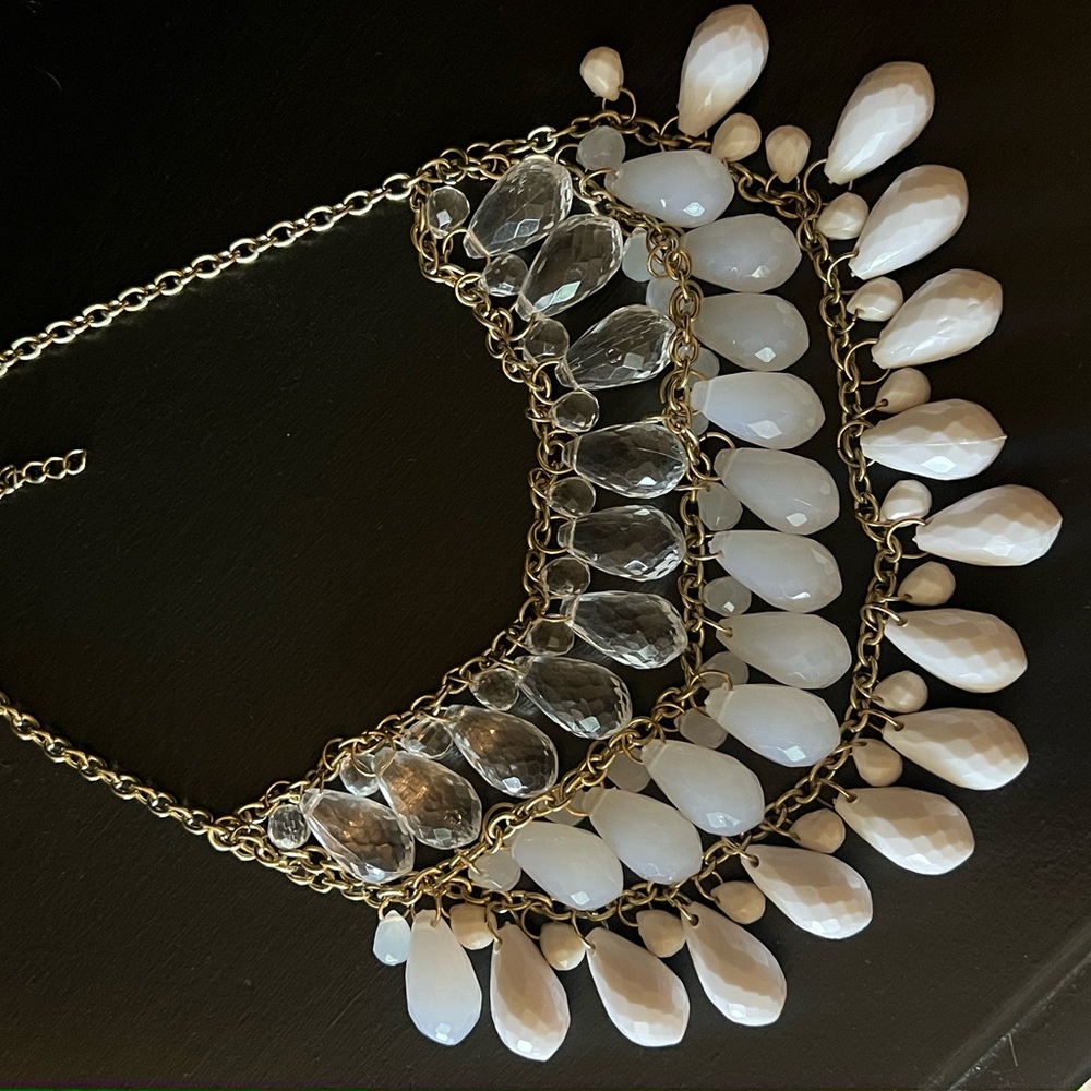Elegant White and Gold Necklace